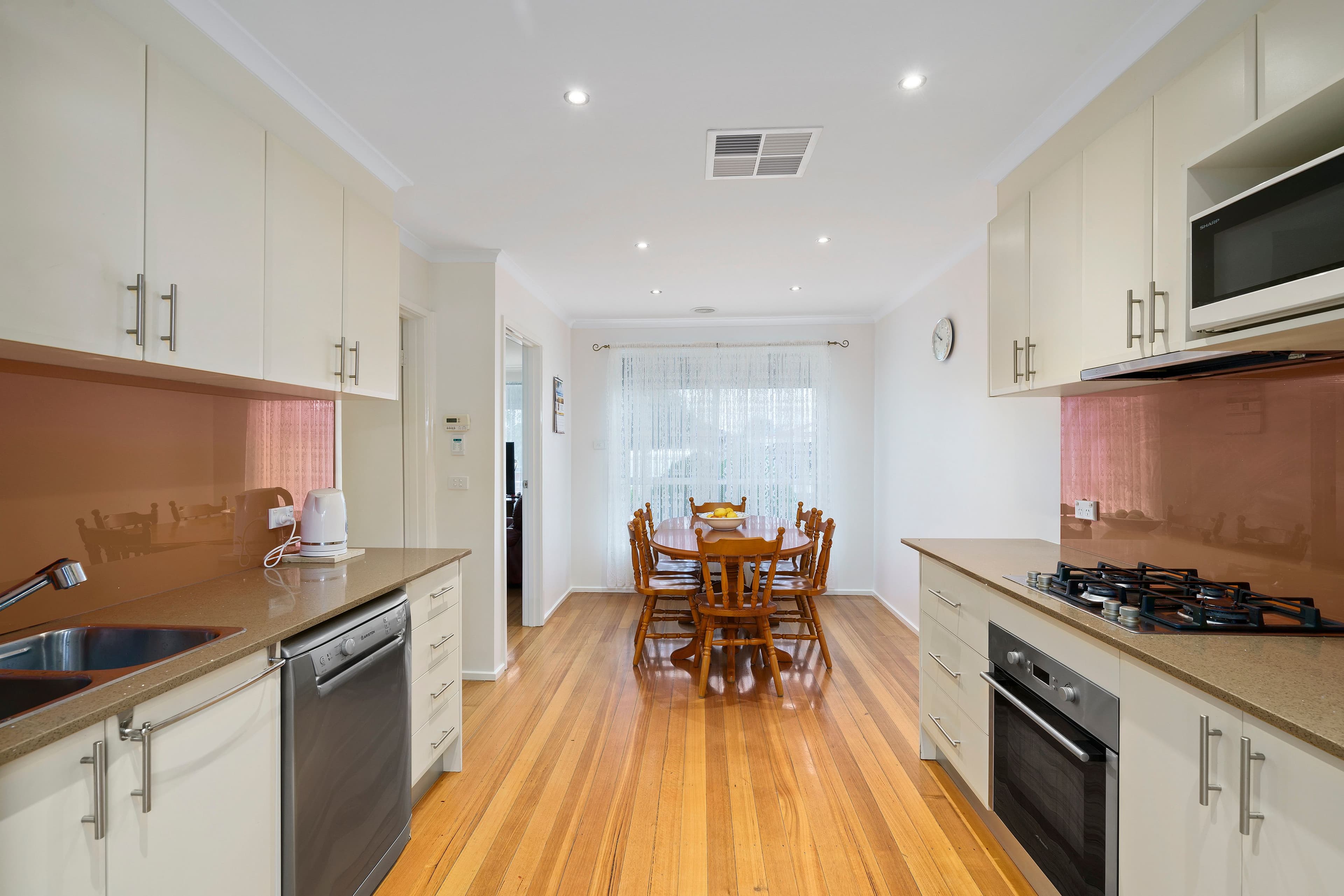 18 Larisa Road, St Albans VIC 3021, St Albans - Thumbnail 5