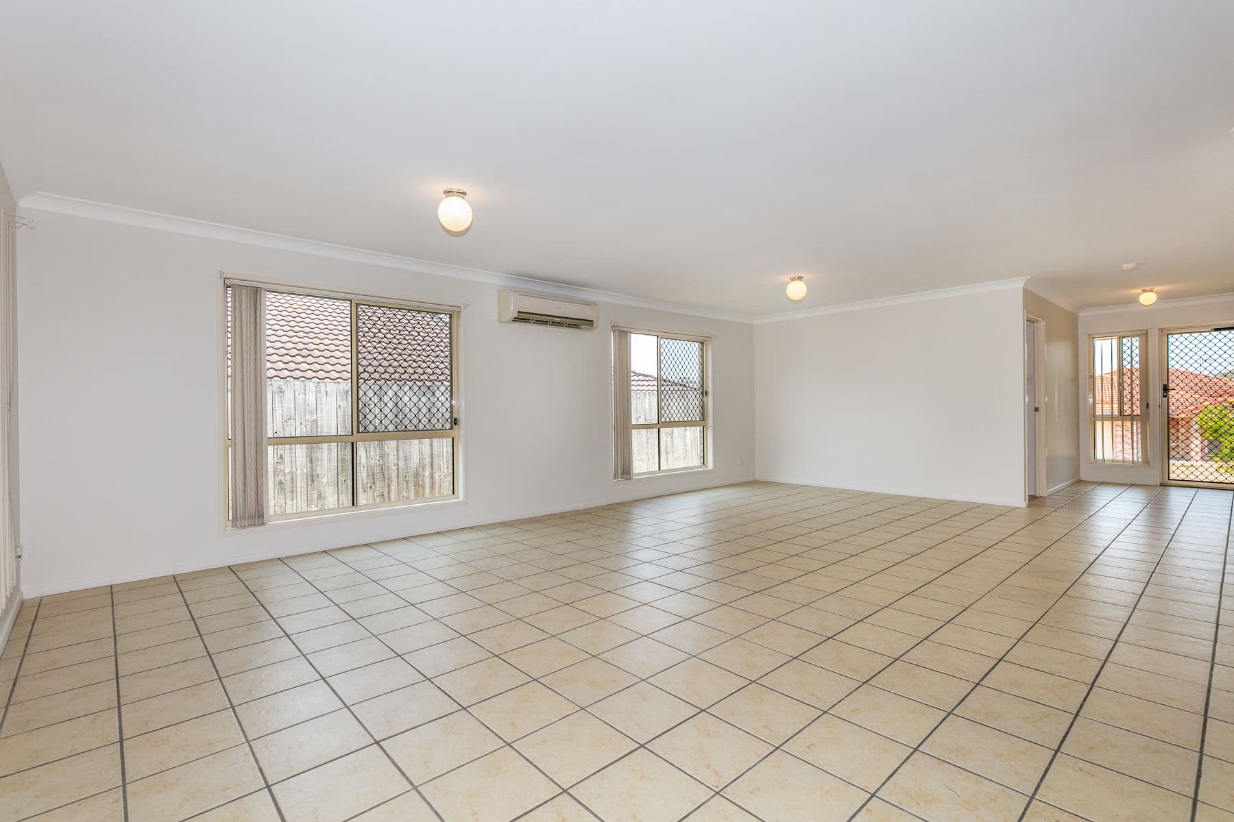 36 Mountain View Crescent, Mount Warren Park QLD 4207, Mount Warren Park - Thumbnail 4
