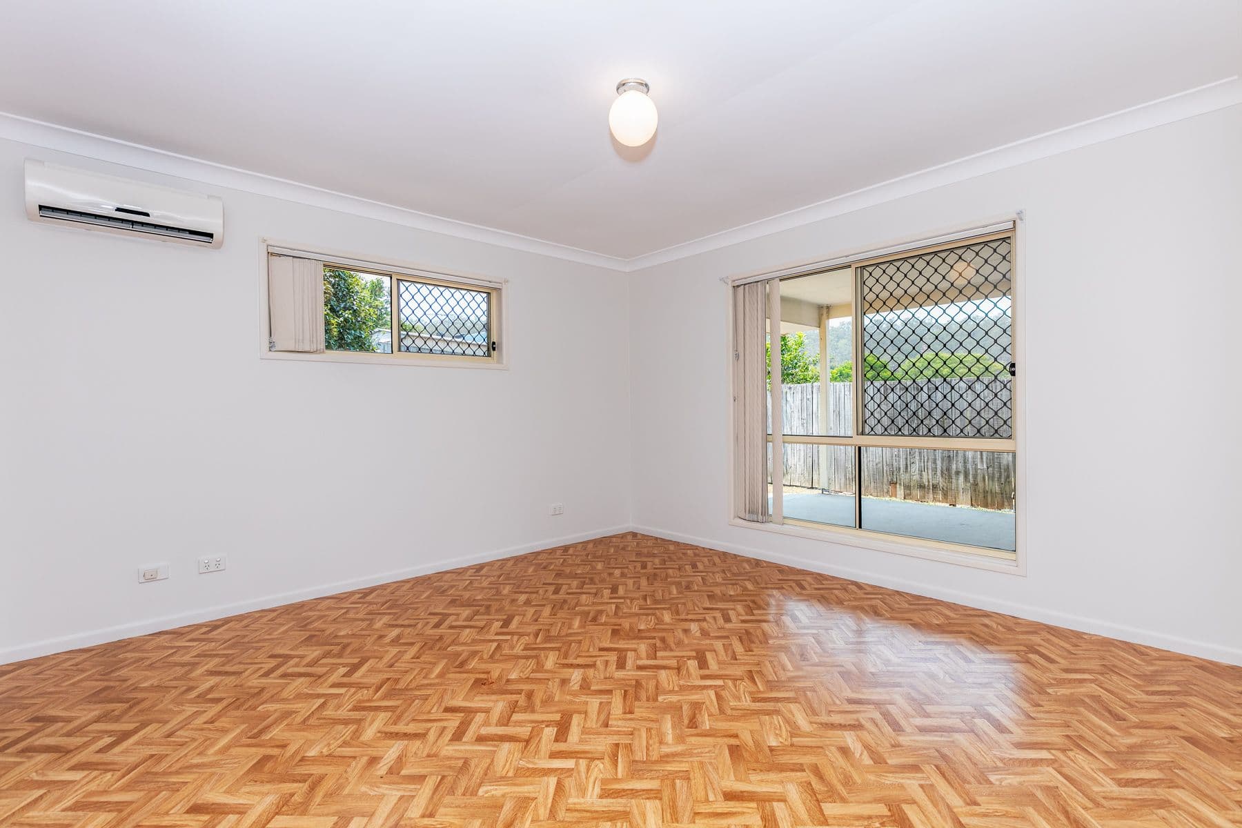 36 Mountain View Crescent, Mount Warren Park QLD 4207, Mount Warren Park - Thumbnail 8