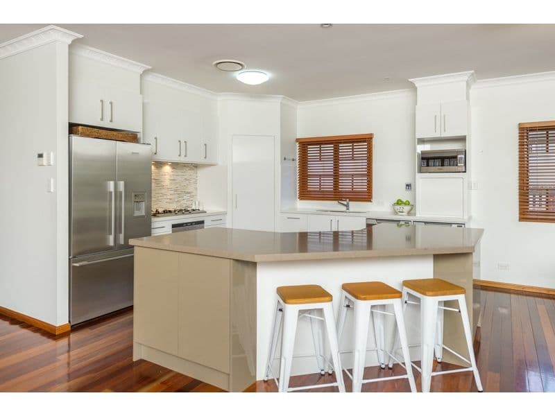 36 Coronation Street, BARDON QLD 4065, Bardon - Thumbnail 4
