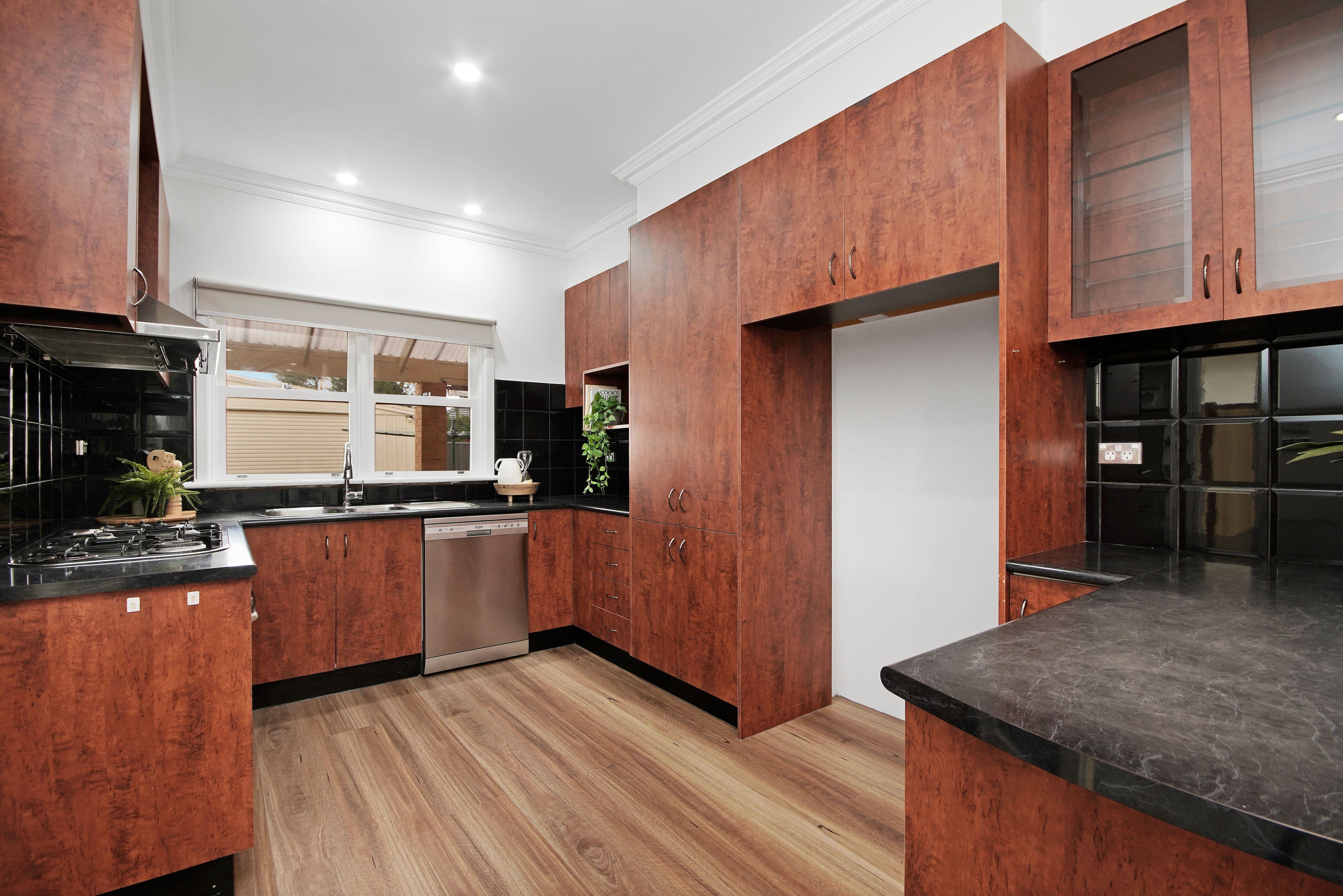 24 Spring Street, Preston VIC 3072, Preston - Thumbnail 4
