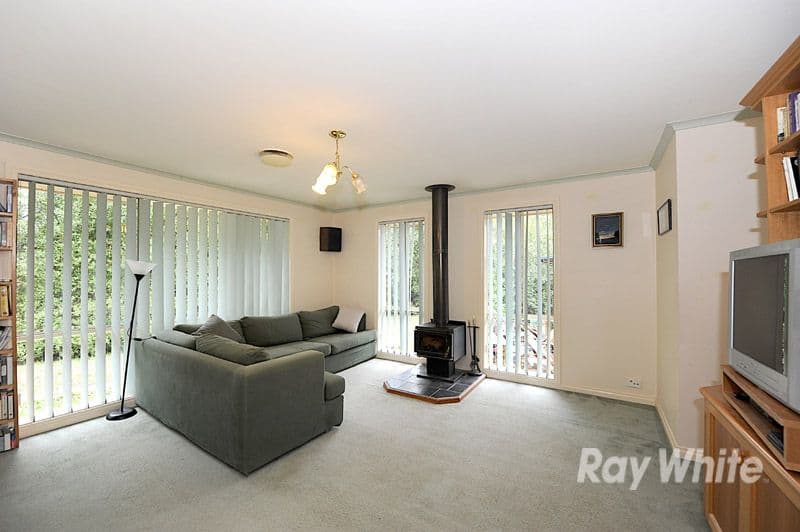 3 Kingsmere Drive, BERWICK VIC 3806, Berwick - Thumbnail 3