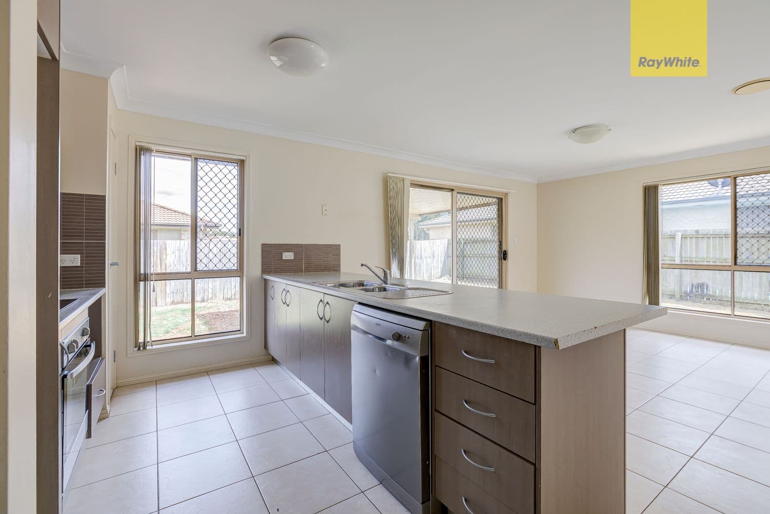 14 Webb Road, Loganlea QLD 4131, Loganlea - Thumbnail 5