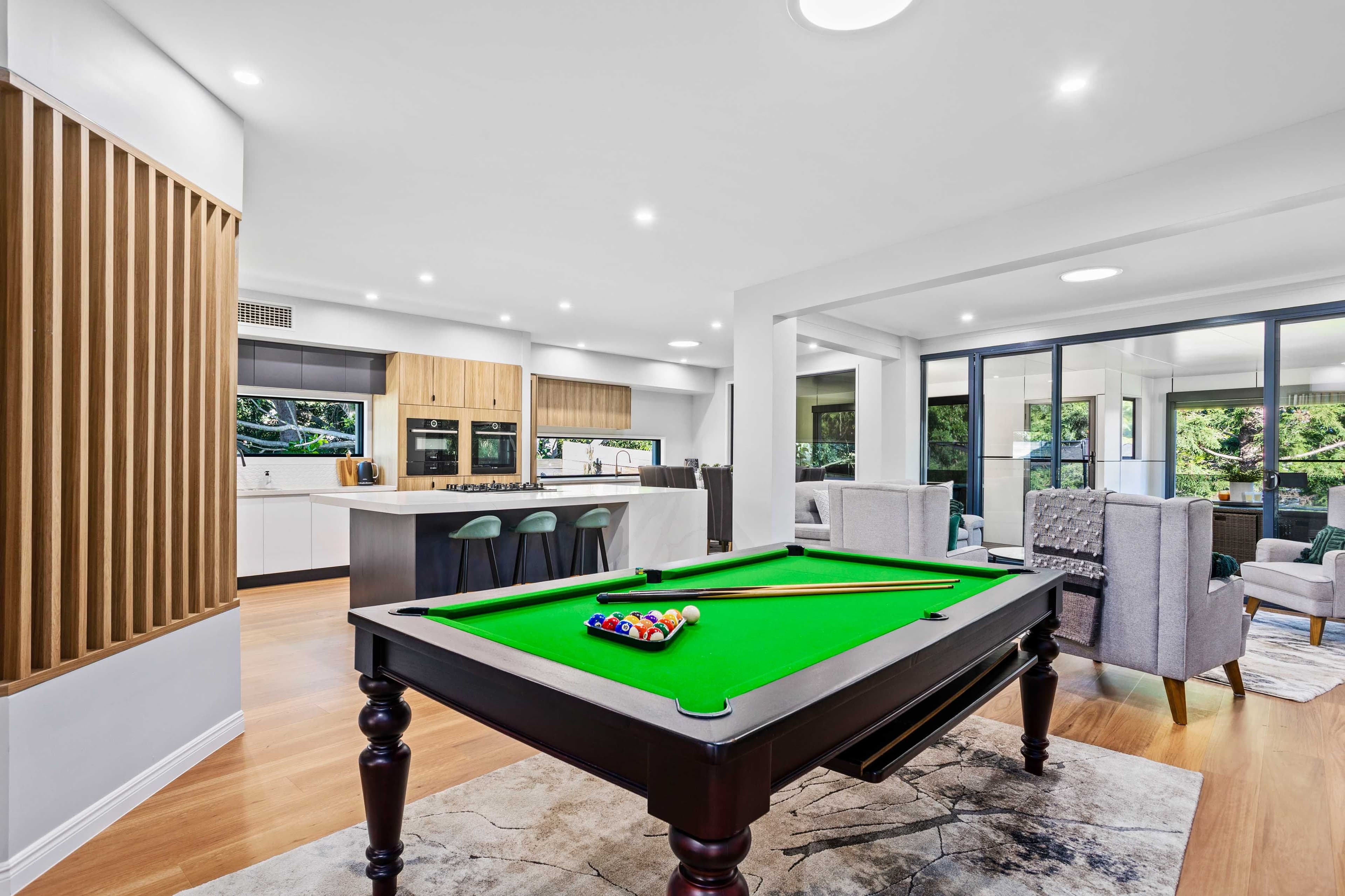 6017 Vista Drive, Benowa QLD 4217, Benowa - Thumbnail 4