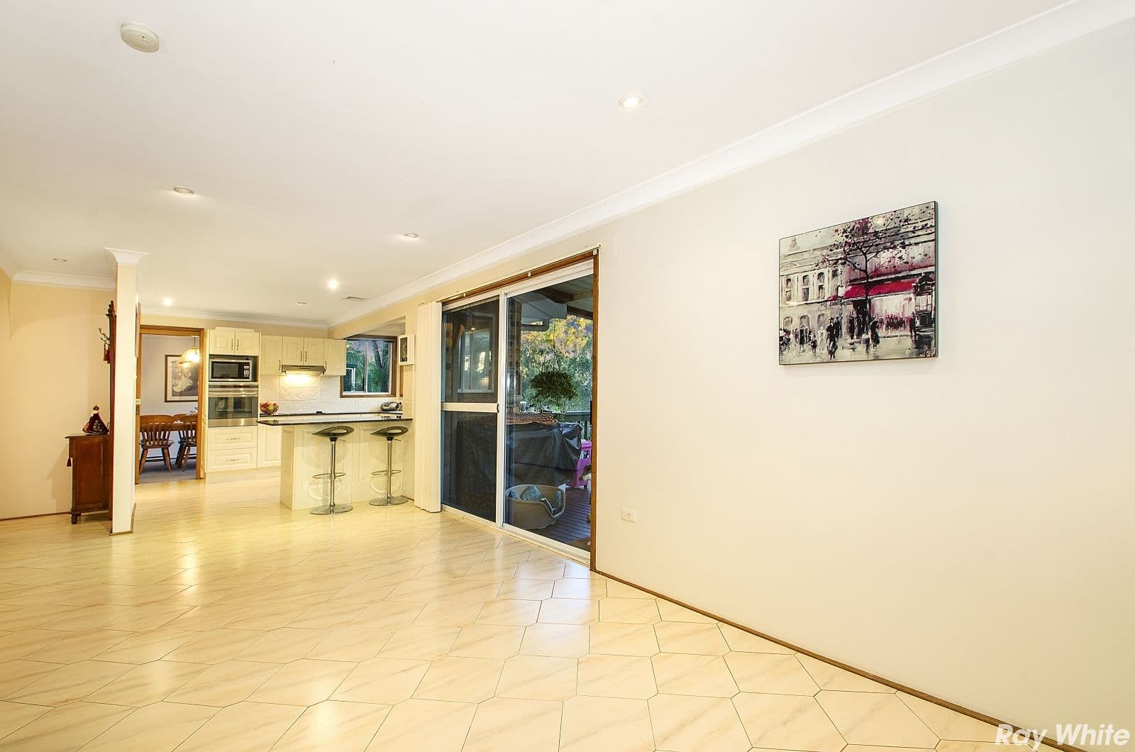 62 Gooraway Drive, Castle Hill - Thumbnail 5