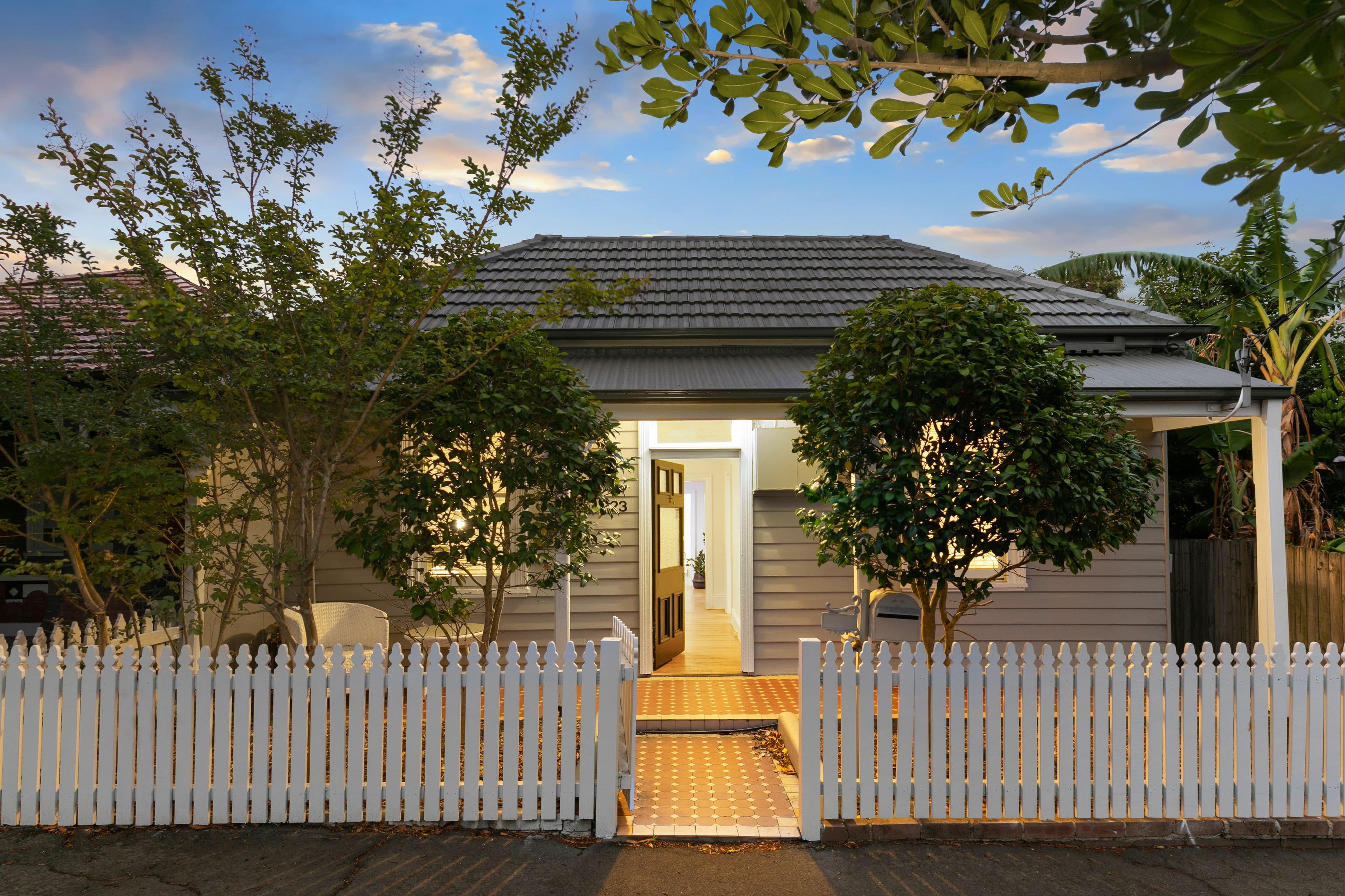 8 William Street, Tempe - Image 1