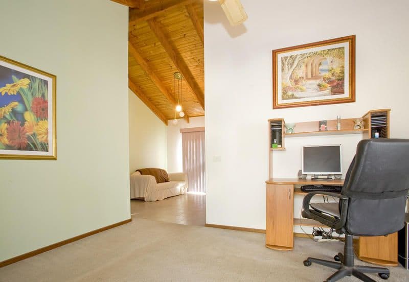 10 Sylvia Court, WHITTINGTON VIC 3219, Whittington - Thumbnail 3
