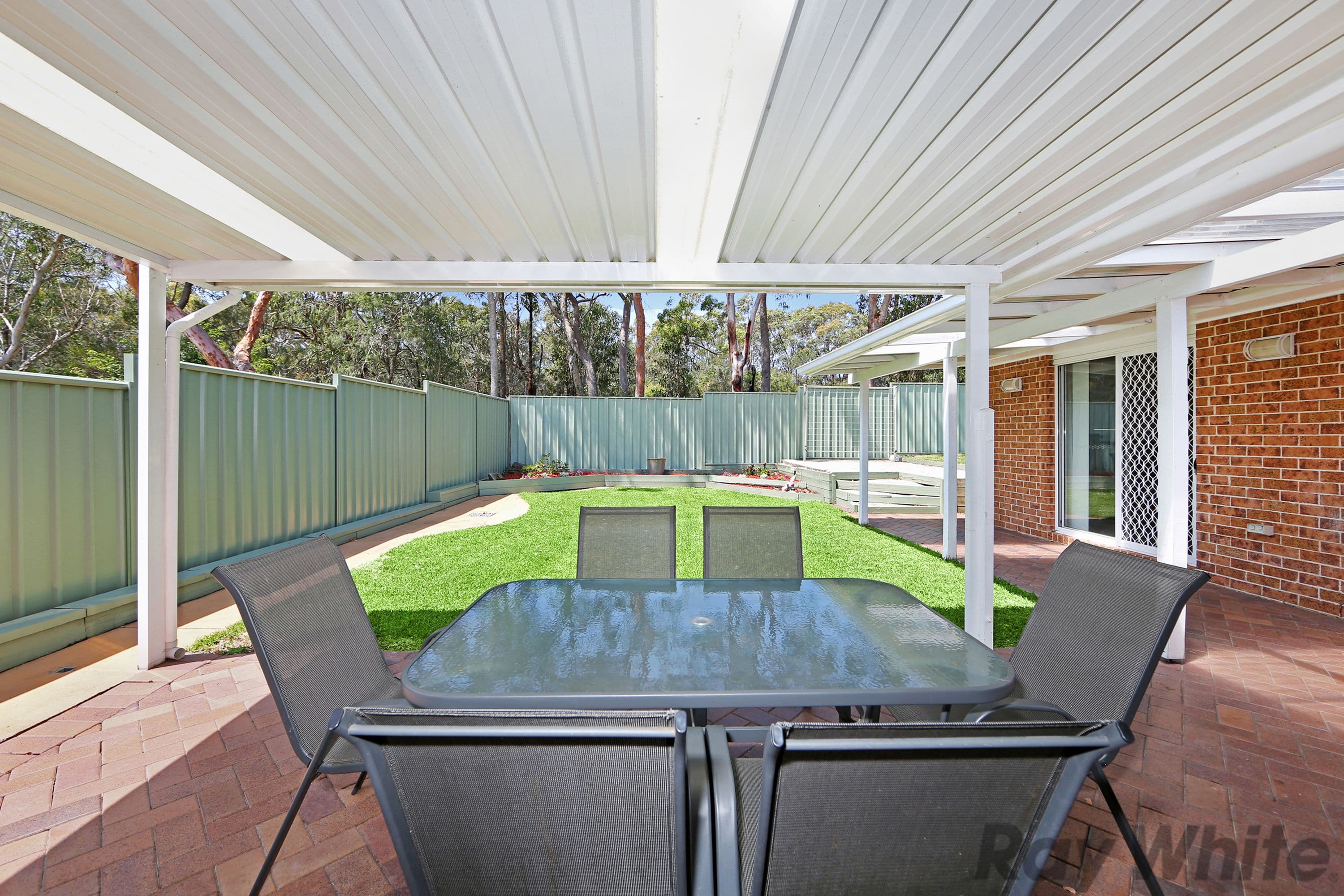 9 Barega Close, Buff Point - Thumbnail 3