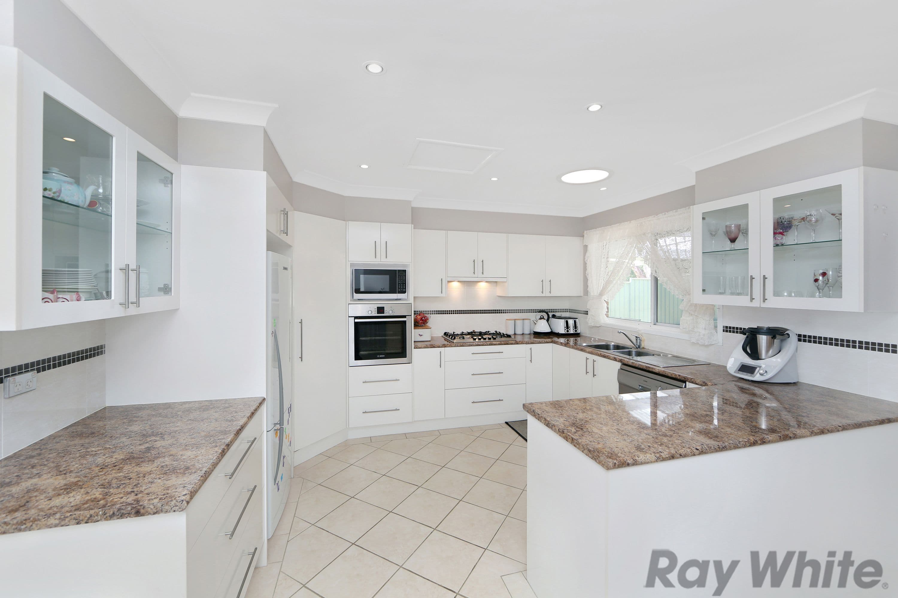 9 Barega Close, Buff Point - Thumbnail 8