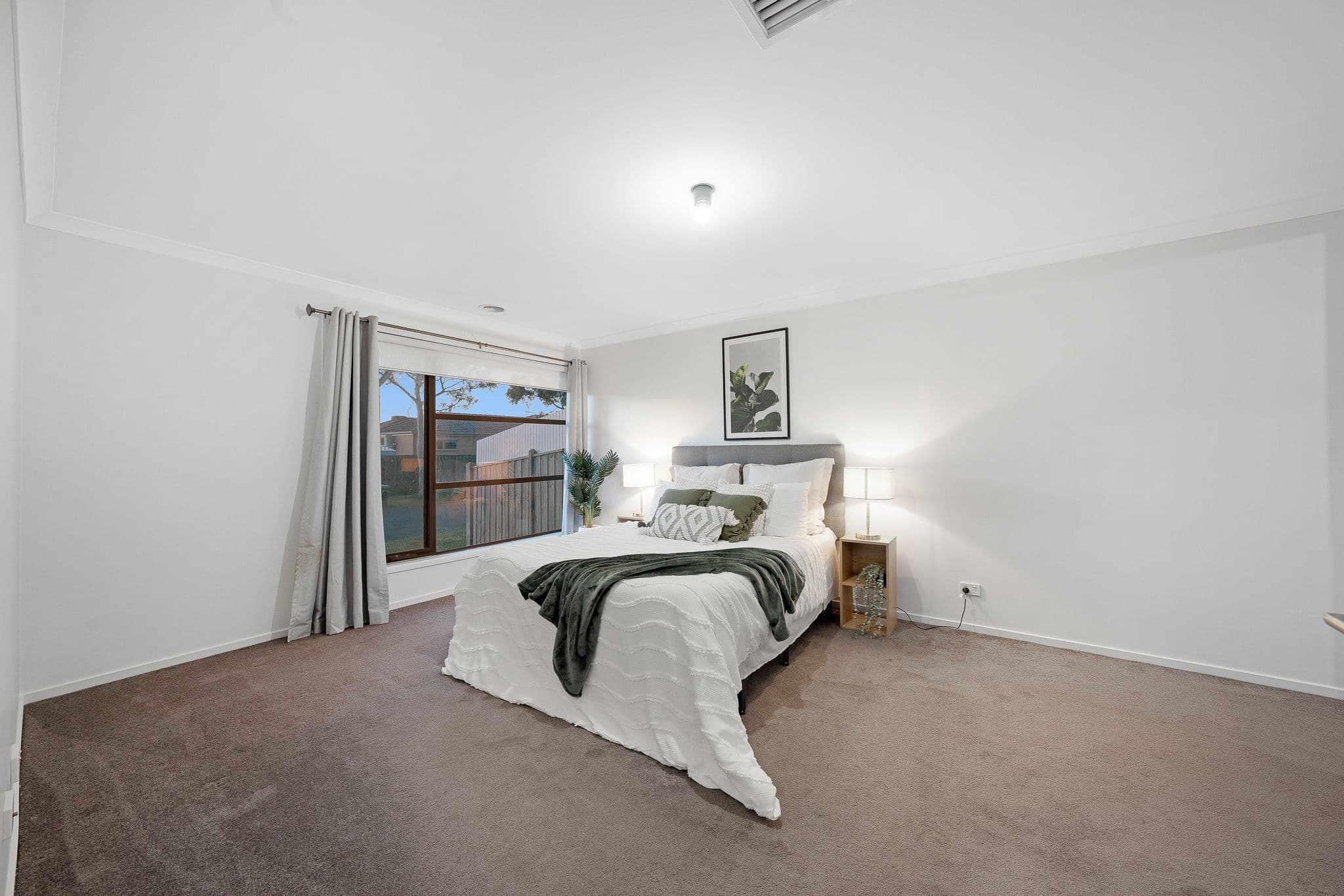 18 Brocker Street, Clyde North VIC 3978, Clyde North - Thumbnail 2