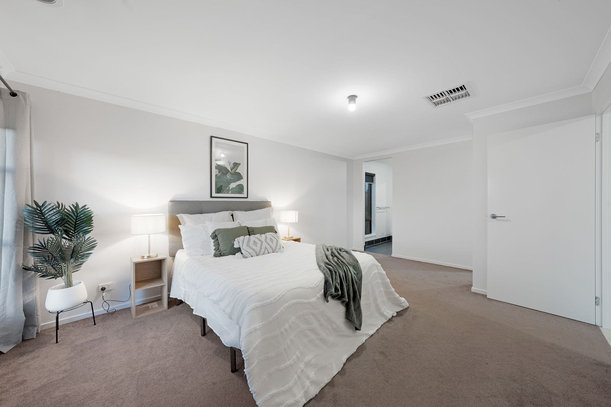 18 Brocker Street, Clyde North VIC 3978, Clyde North - Thumbnail 3