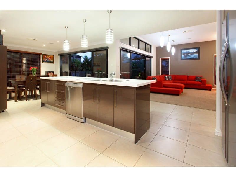 16 Travorten Drive, BRIDGEMAN DOWNS QLD 4035, Bridgeman Downs - Thumbnail 5