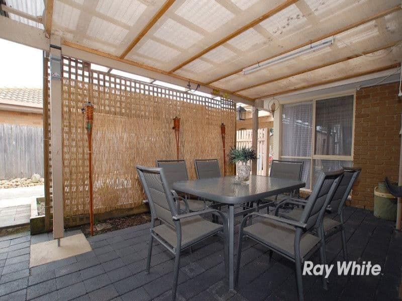 6 Rebecca Court, CRANBOURNE VIC 3977, Cranbourne North - Thumbnail 3