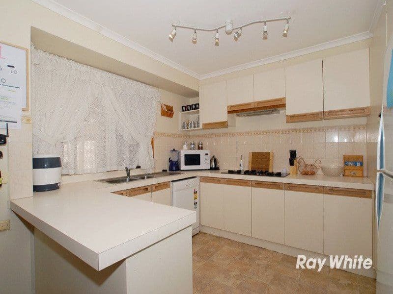 6 Rebecca Court, CRANBOURNE VIC 3977, Cranbourne North - Thumbnail 4