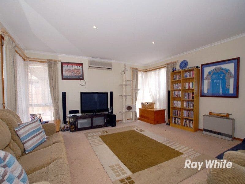 6 Rebecca Court, CRANBOURNE VIC 3977, Cranbourne North - Thumbnail 8