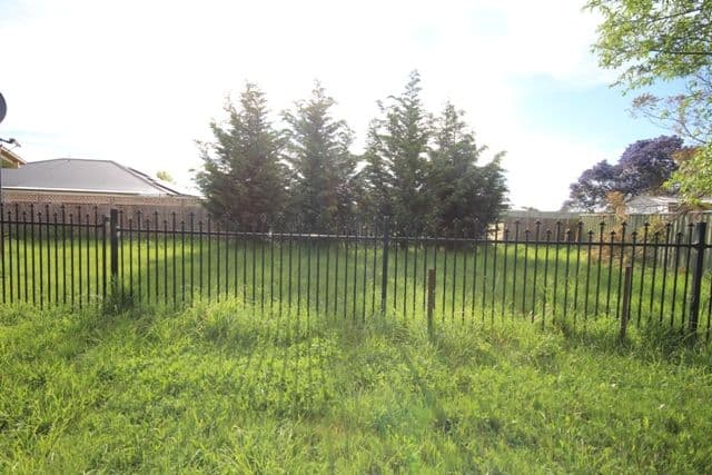 14 Dr Perkins Crescent, OBERON NSW 2787, Oberon - Thumbnail 2