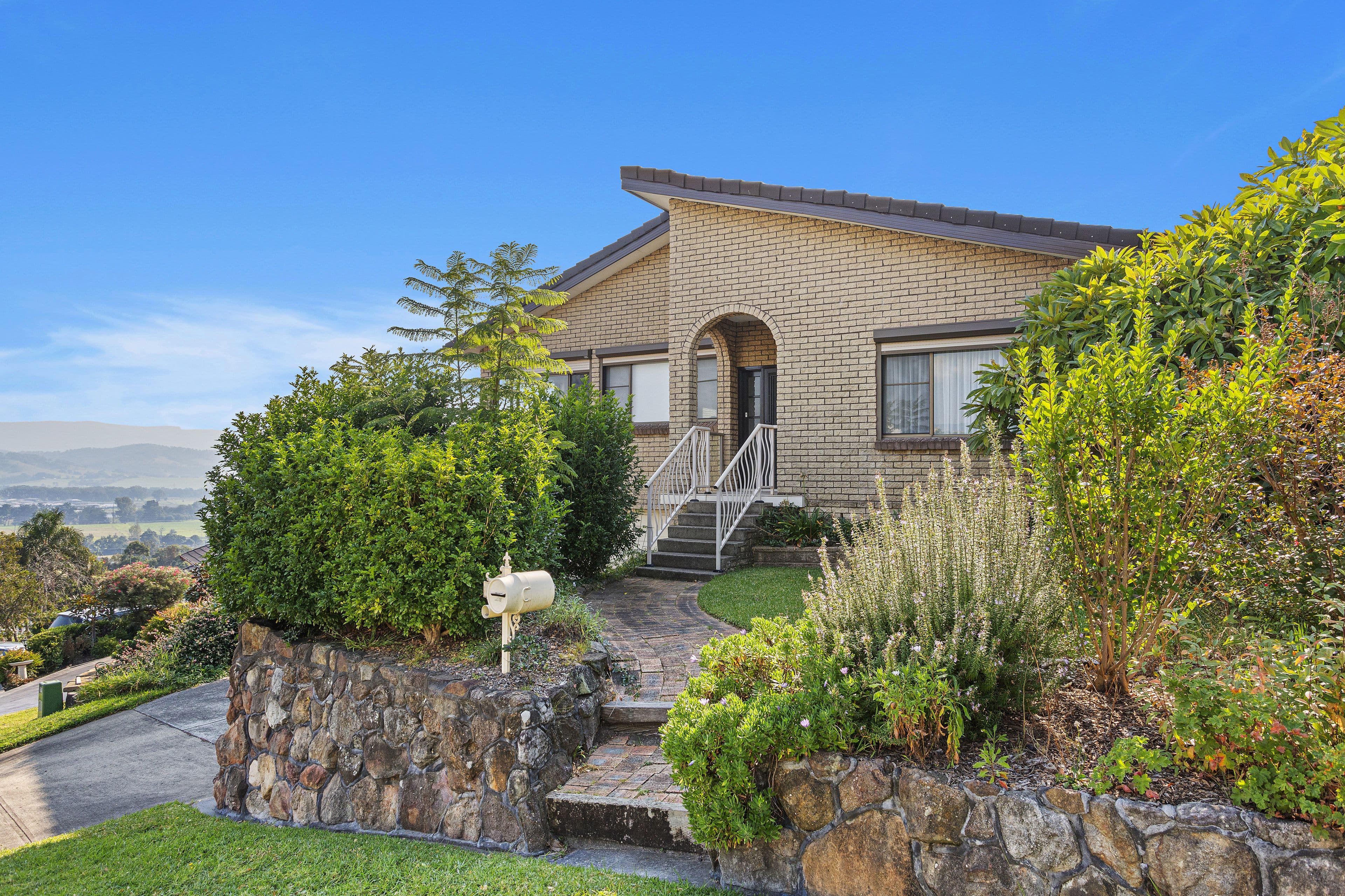 5 Crest Road, Albion Park NSW 2527, Albion Park - Image 1