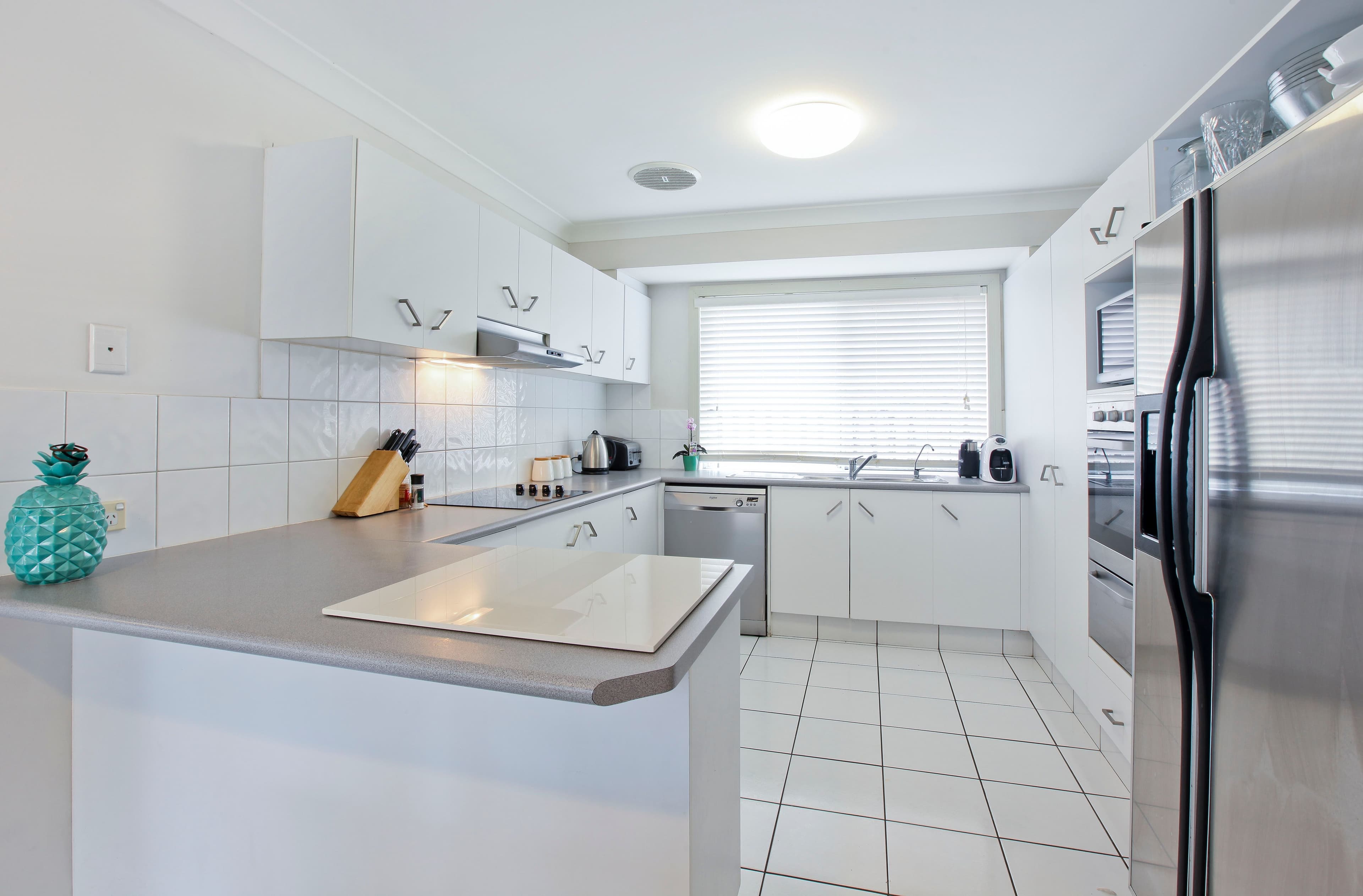 51 Port Jackson Boulevard, Clear Island Waters QLD 4226, Clear Island Waters - Thumbnail 5