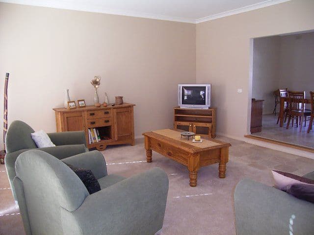 380 Eden Street, LAVINGTON NSW 2641, Lavington - Thumbnail 3