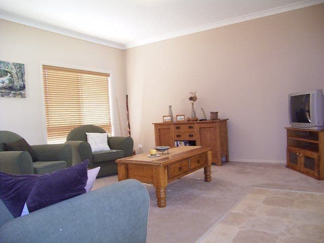 380 Eden Street, LAVINGTON NSW 2641, Lavington - Thumbnail 6