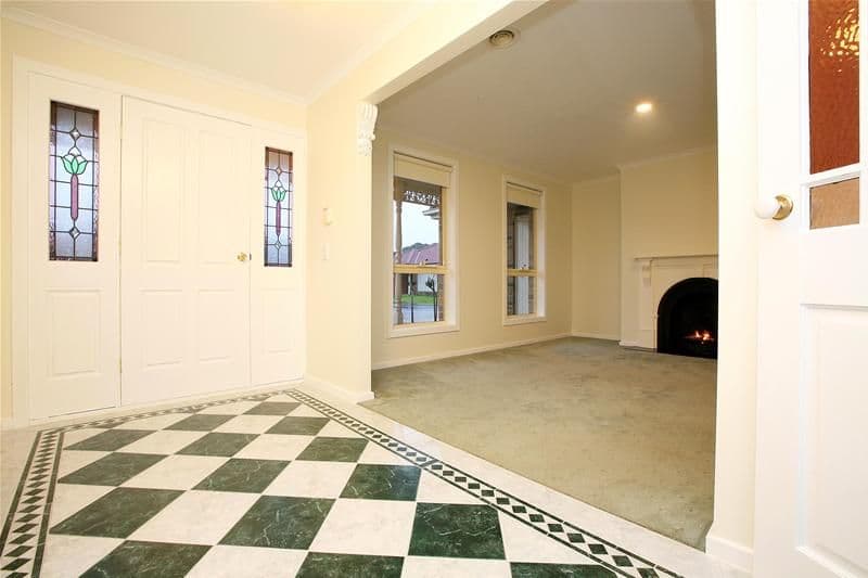 4 Foxglove Place, EPPING VIC 3076, Epping - Thumbnail 2