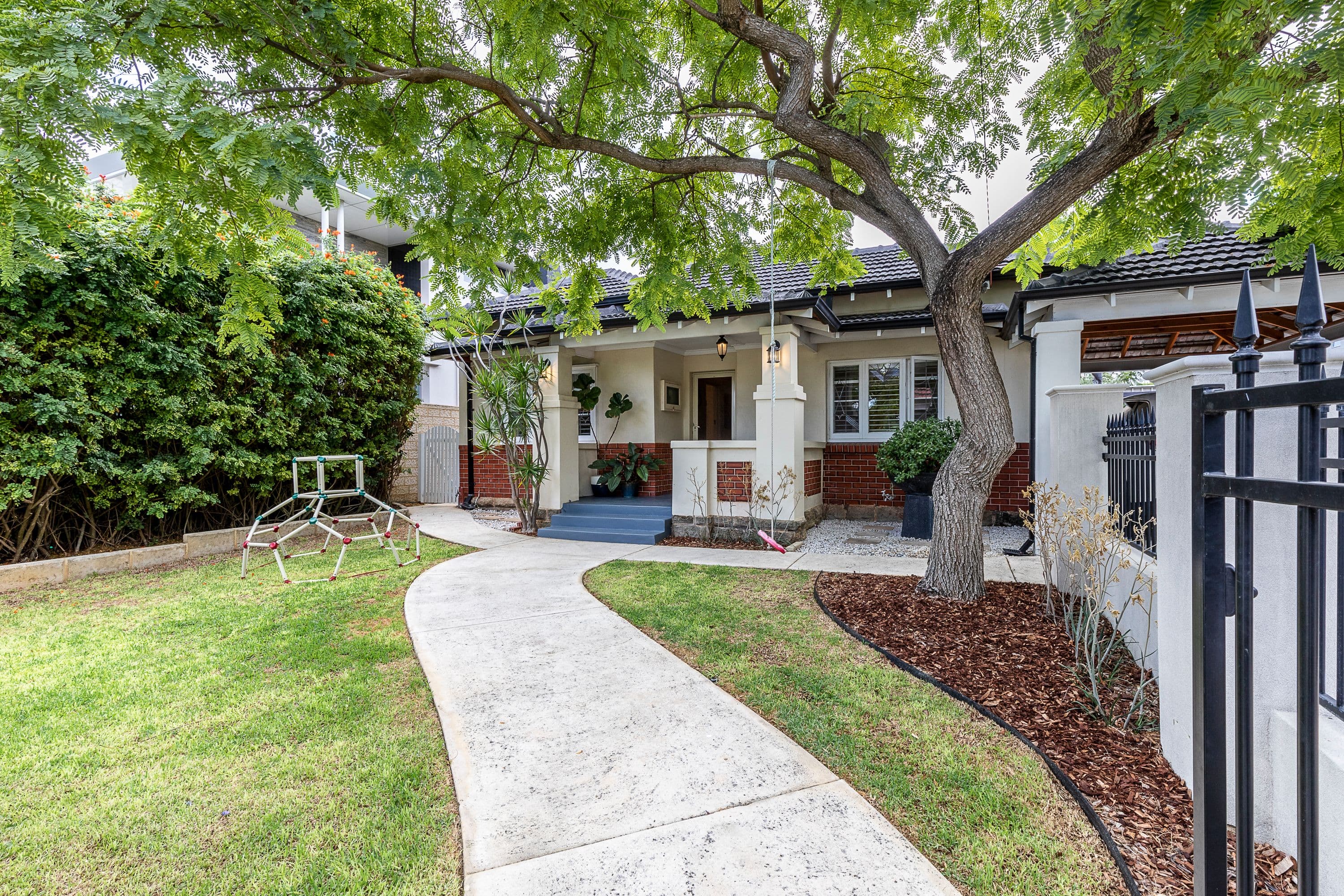 10 Tasman Street, Mount Hawthorn WA 6016, Mount Hawthorn - Image 1