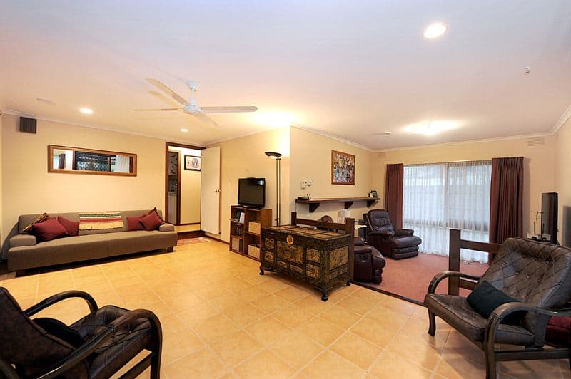 1 Cornelius Drive, WANTIRNA SOUTH VIC 3152, Wantirna South - Thumbnail 4