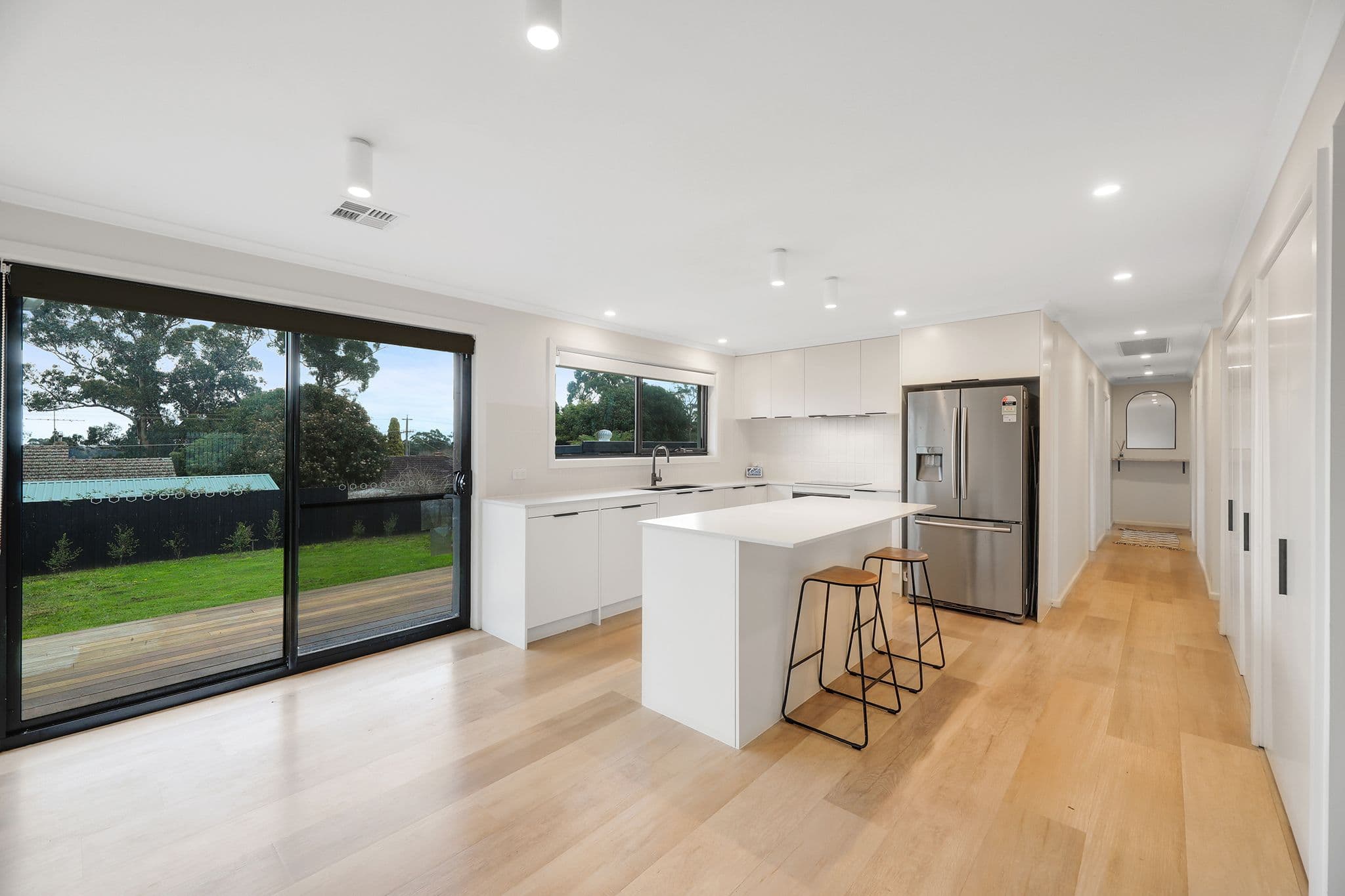 8 Lindsay Street, Drouin VIC 3818, Drouin - Thumbnail 2