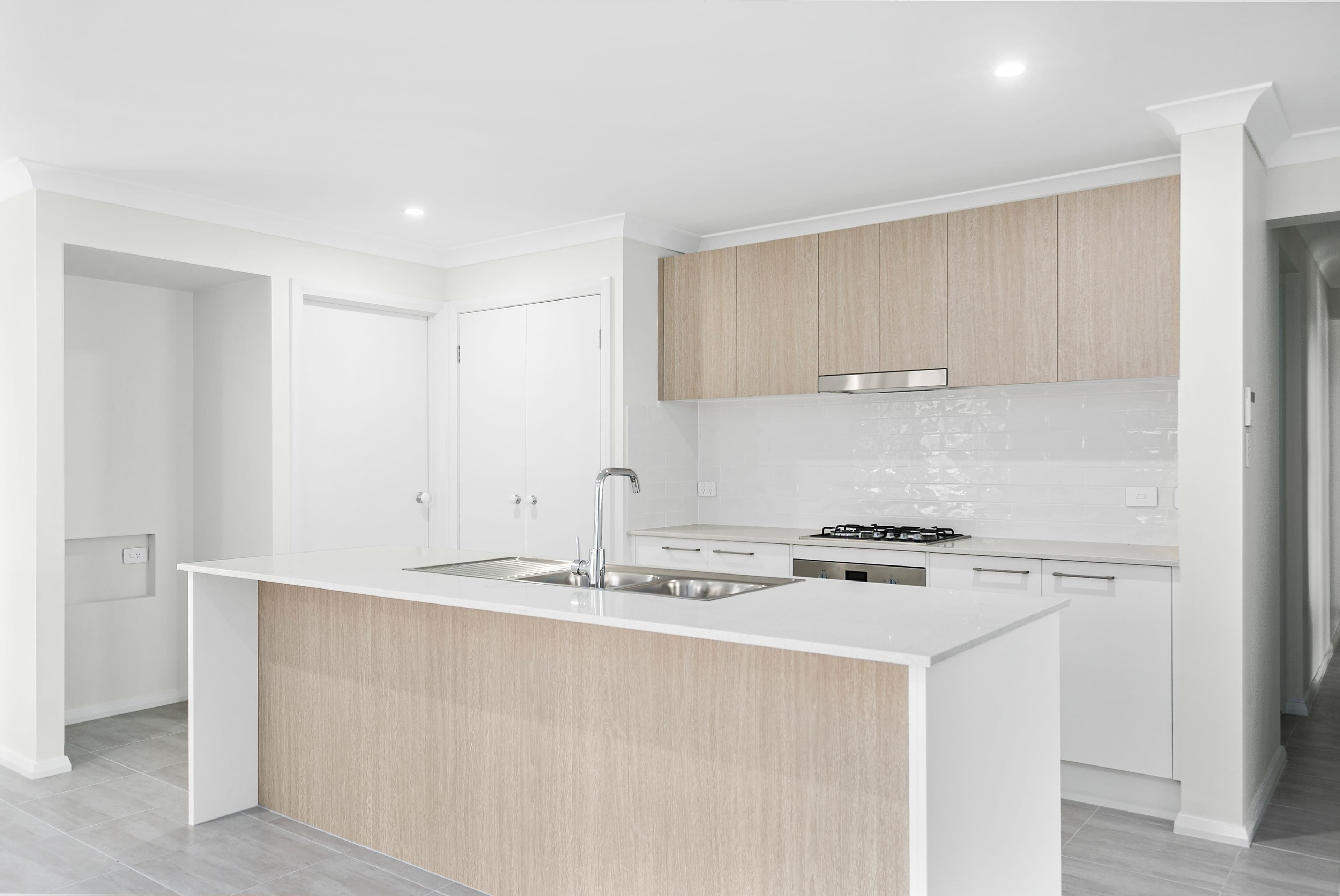 10 Dymock Drive, Calderwood - Thumbnail 2
