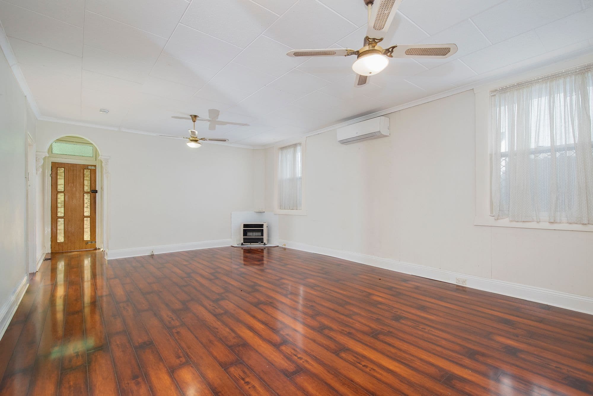 10 Greaves Street, Mayfield East NSW 2304, Mayfield East - Thumbnail 2