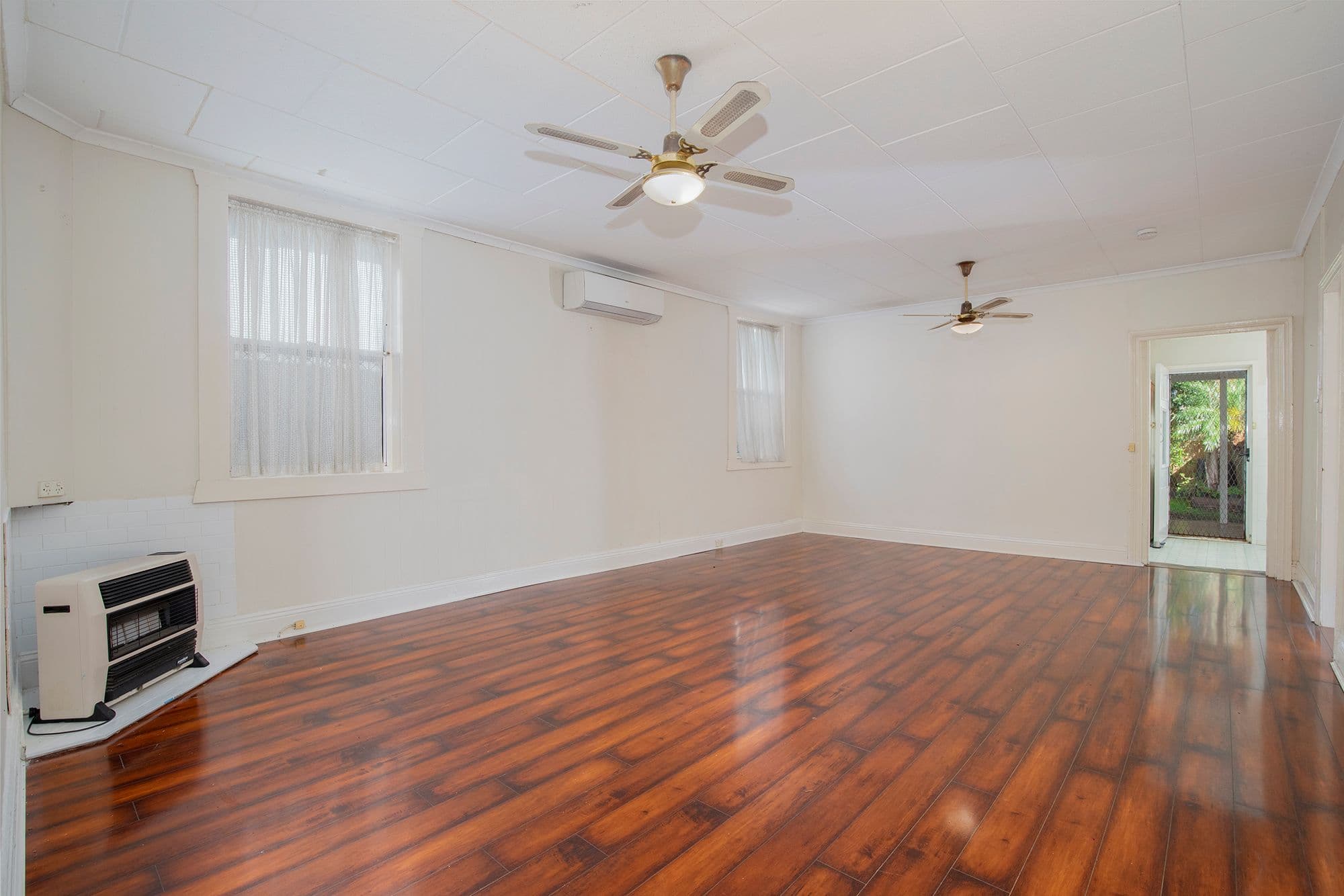 10 Greaves Street, Mayfield East NSW 2304, Mayfield East - Thumbnail 3