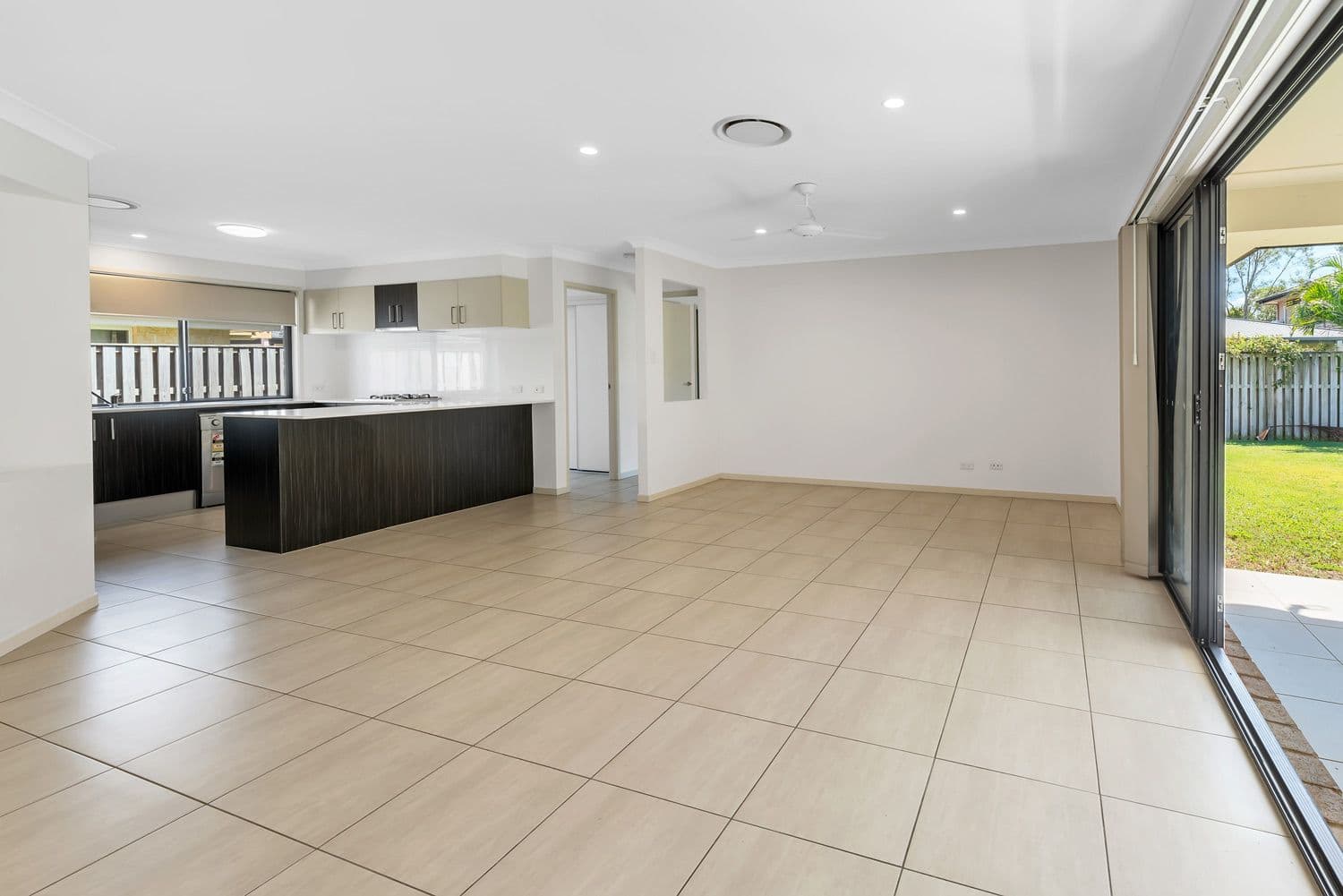 8 Runway Drive, Upper Coomera QLD 4209, Upper Coomera - Thumbnail 3