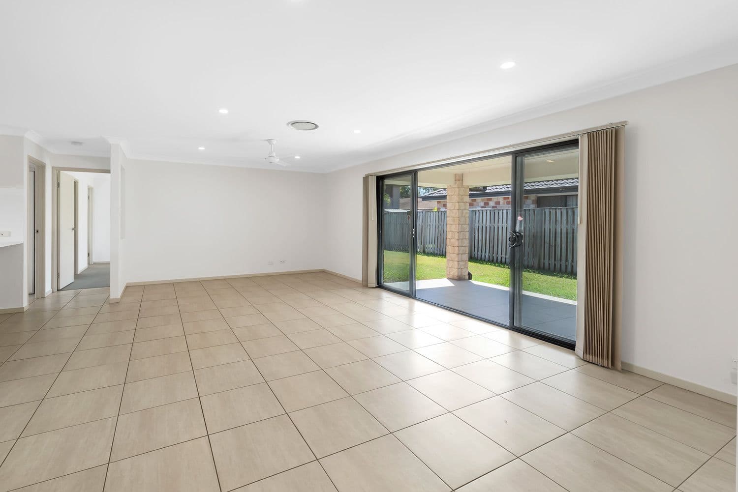 8 Runway Drive, Upper Coomera QLD 4209, Upper Coomera - Thumbnail 4