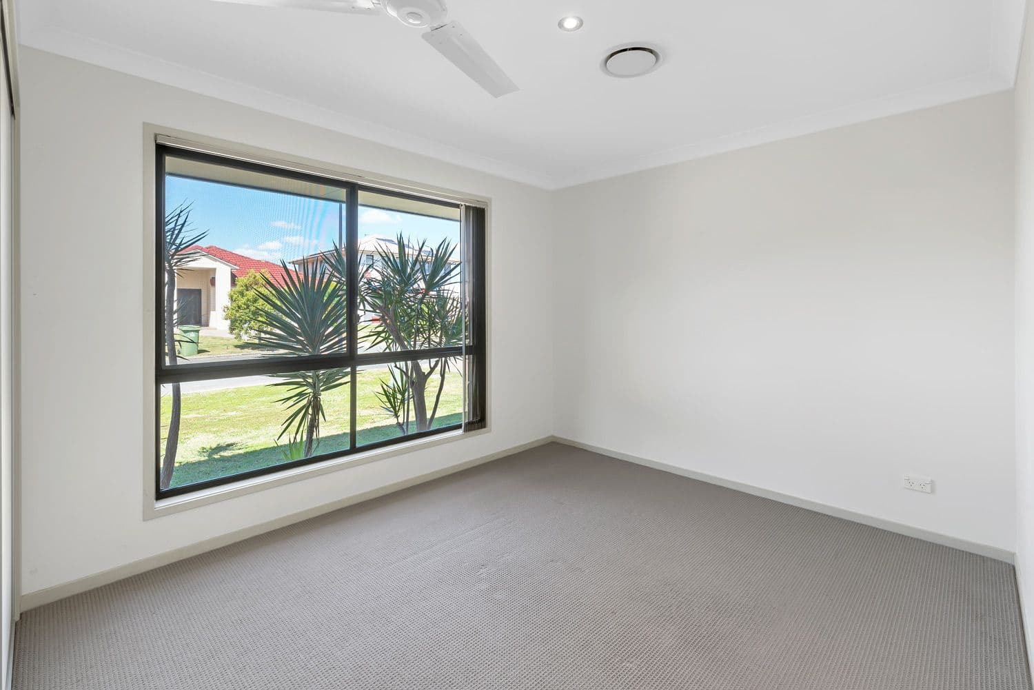 8 Runway Drive, Upper Coomera QLD 4209, Upper Coomera - Thumbnail 8
