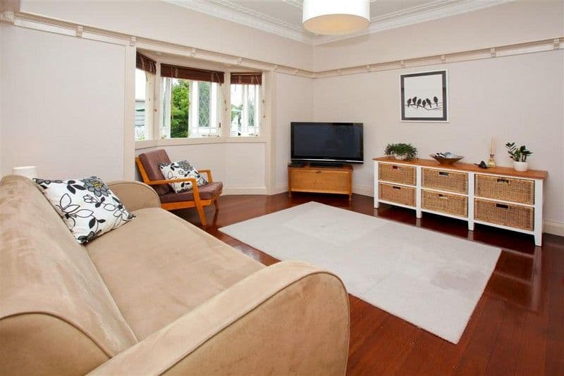 5 Gibson Crescent, HOLLAND PARK QLD 4121, Holland Park - Thumbnail 2