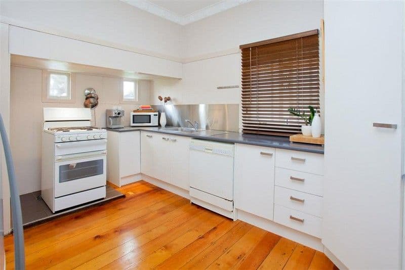 5 Gibson Crescent, HOLLAND PARK QLD 4121, Holland Park - Thumbnail 3