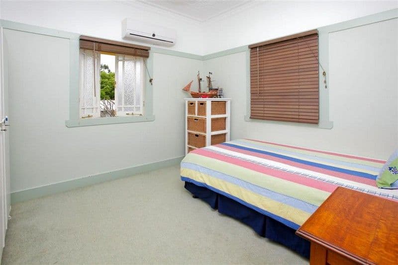 5 Gibson Crescent, HOLLAND PARK QLD 4121, Holland Park - Thumbnail 6