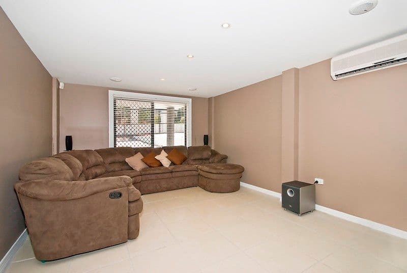 52 Greenview Avenue, ROCHEDALE SOUTH QLD 4123, Rochedale South - Thumbnail 2