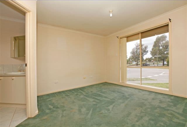 31 Exmouth Road, CRAIGIEBURN VIC 3064, Craigieburn - Thumbnail 4