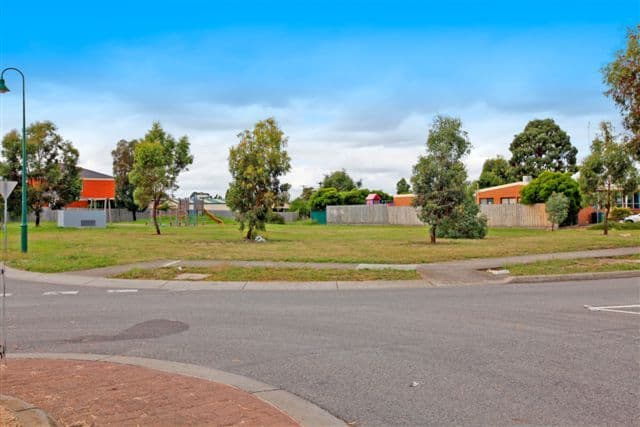 31 Exmouth Road, CRAIGIEBURN VIC 3064, Craigieburn - Thumbnail 8