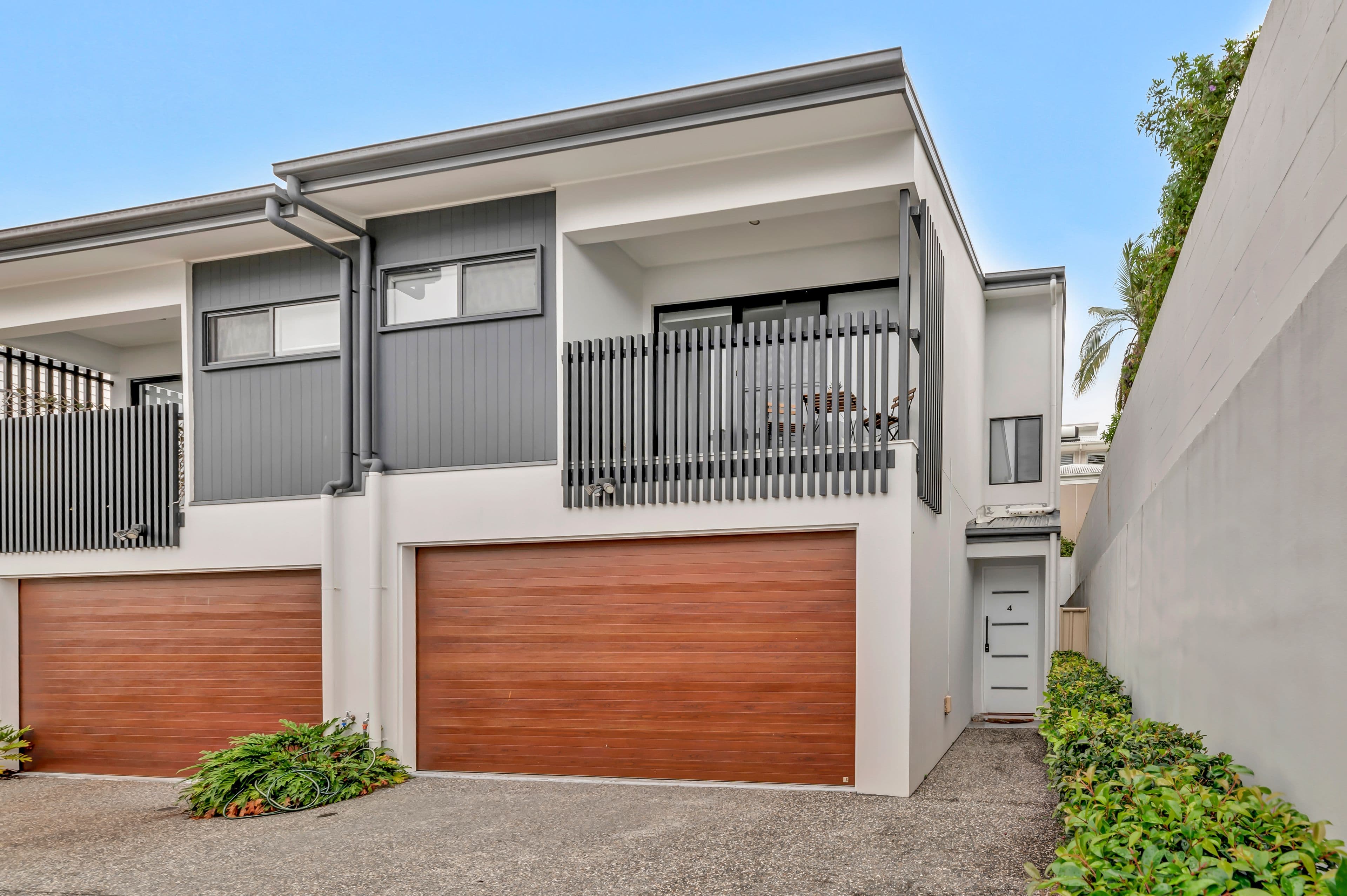 5 Enid Avenue, Southport QLD 4215, Southport - Thumbnail 2