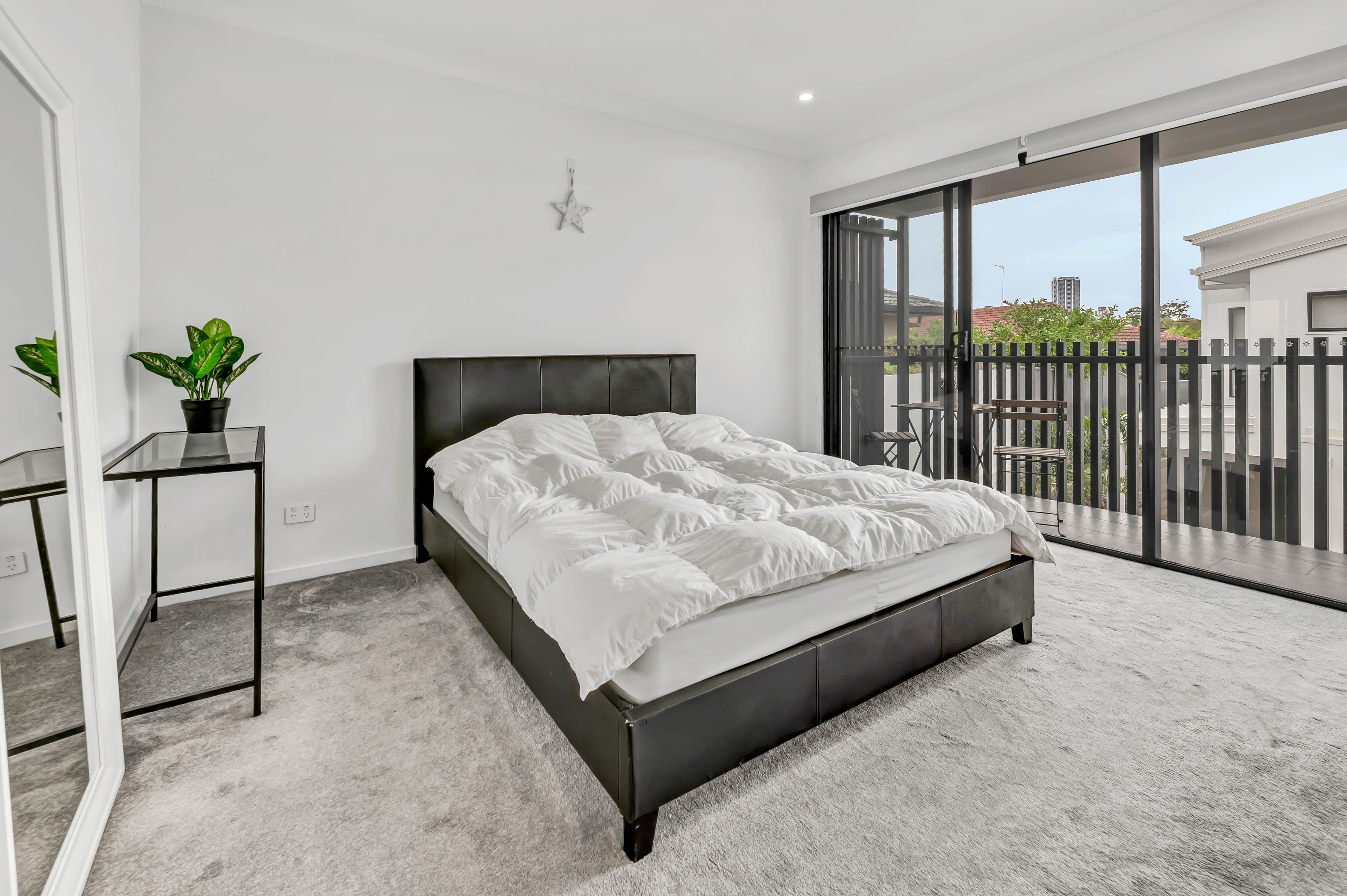 5 Enid Avenue, Southport QLD 4215, Southport - Thumbnail 7