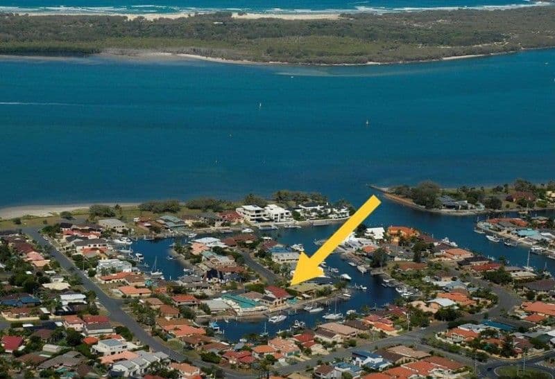 18 Huon Crescent, RUNAWAY BAY QLD 4216, Runaway Bay - Thumbnail 2