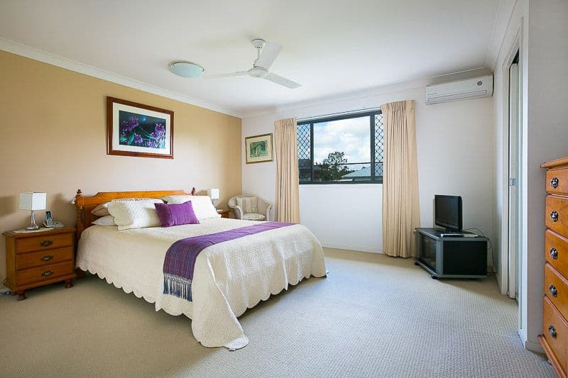 7 Greenway Circuit, MOUNT OMMANEY QLD 4074, Mount Ommaney - Thumbnail 3