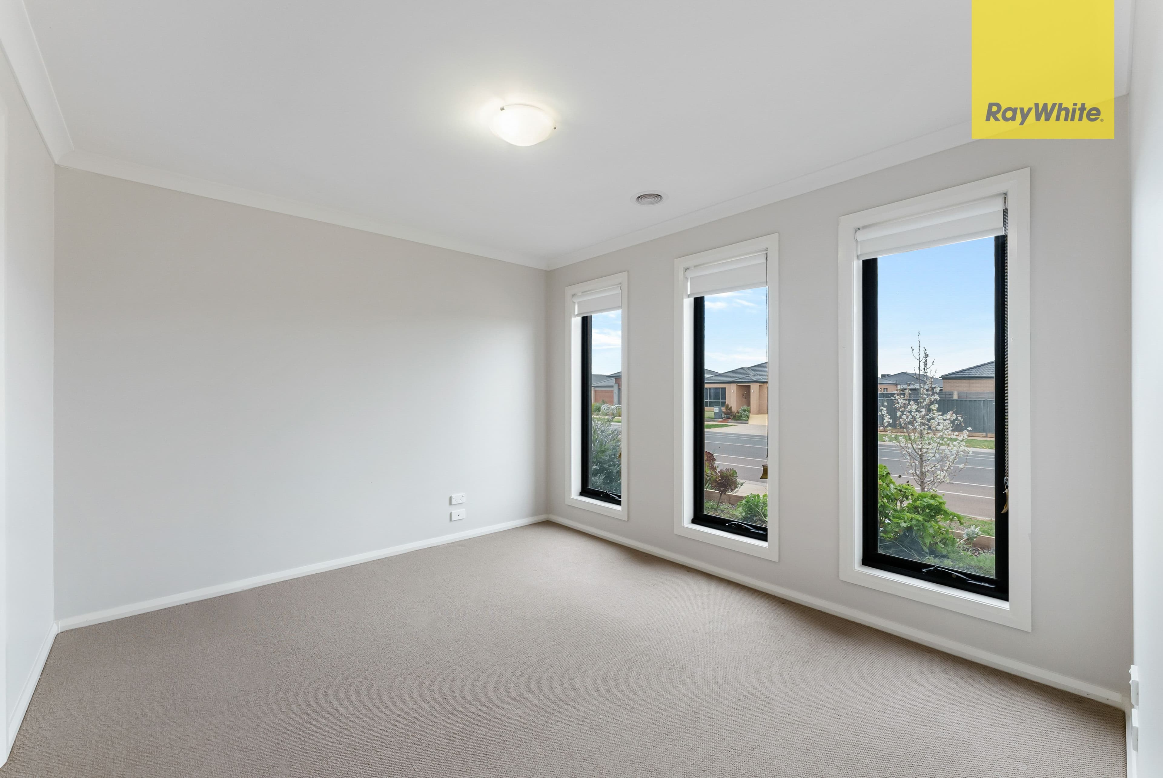 52 Toolern Waters Drive, WEIR VIEWS VIC 3338, Weir Views - Thumbnail 3