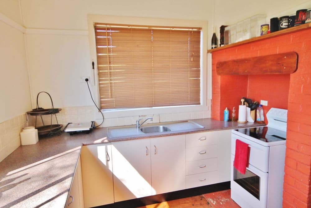60 Murringo Street, YOUNG NSW 2594, Young - Thumbnail 4