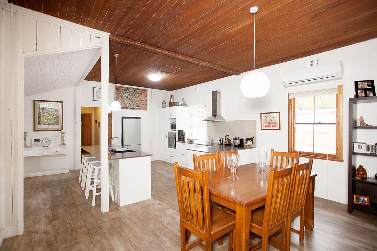 9 Queen Street, Wingham - Image 1