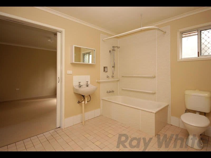 13 Cockrem Street, BRASSALL QLD 4305, Brassall - Thumbnail 6