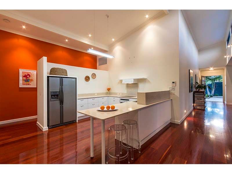 14 Petersen Avenue, SOUTHPORT QLD 4215, Southport - Thumbnail 2