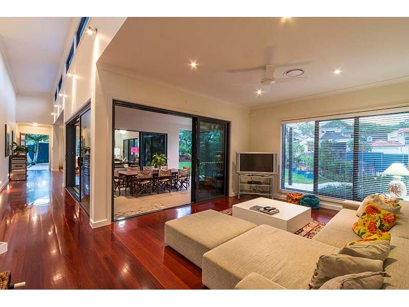 14 Petersen Avenue, SOUTHPORT QLD 4215, Southport - Thumbnail 4